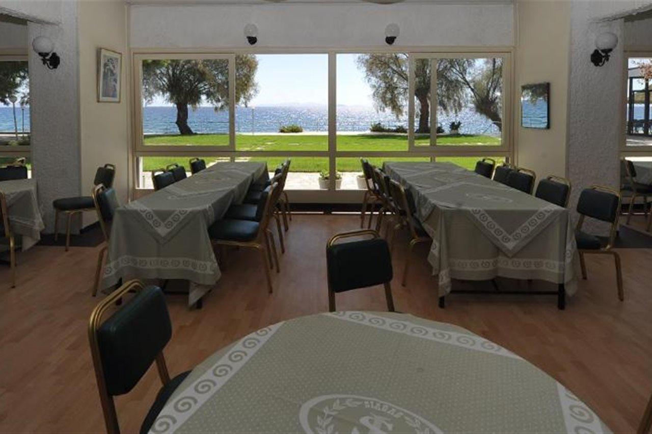 Siagas Beach Hotel Agioi Theodoroi Ngoại thất bức ảnh