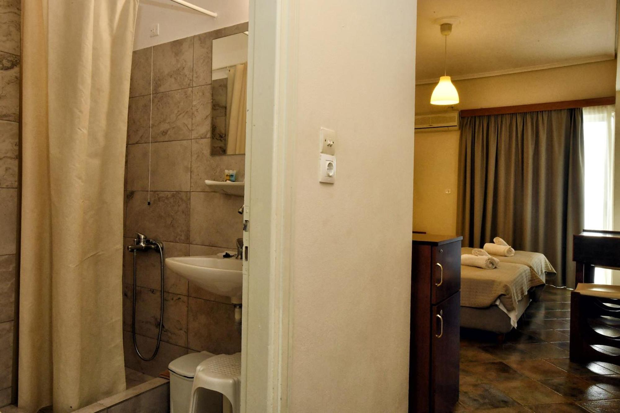 Siagas Beach Hotel Agioi Theodoroi Ngoại thất bức ảnh