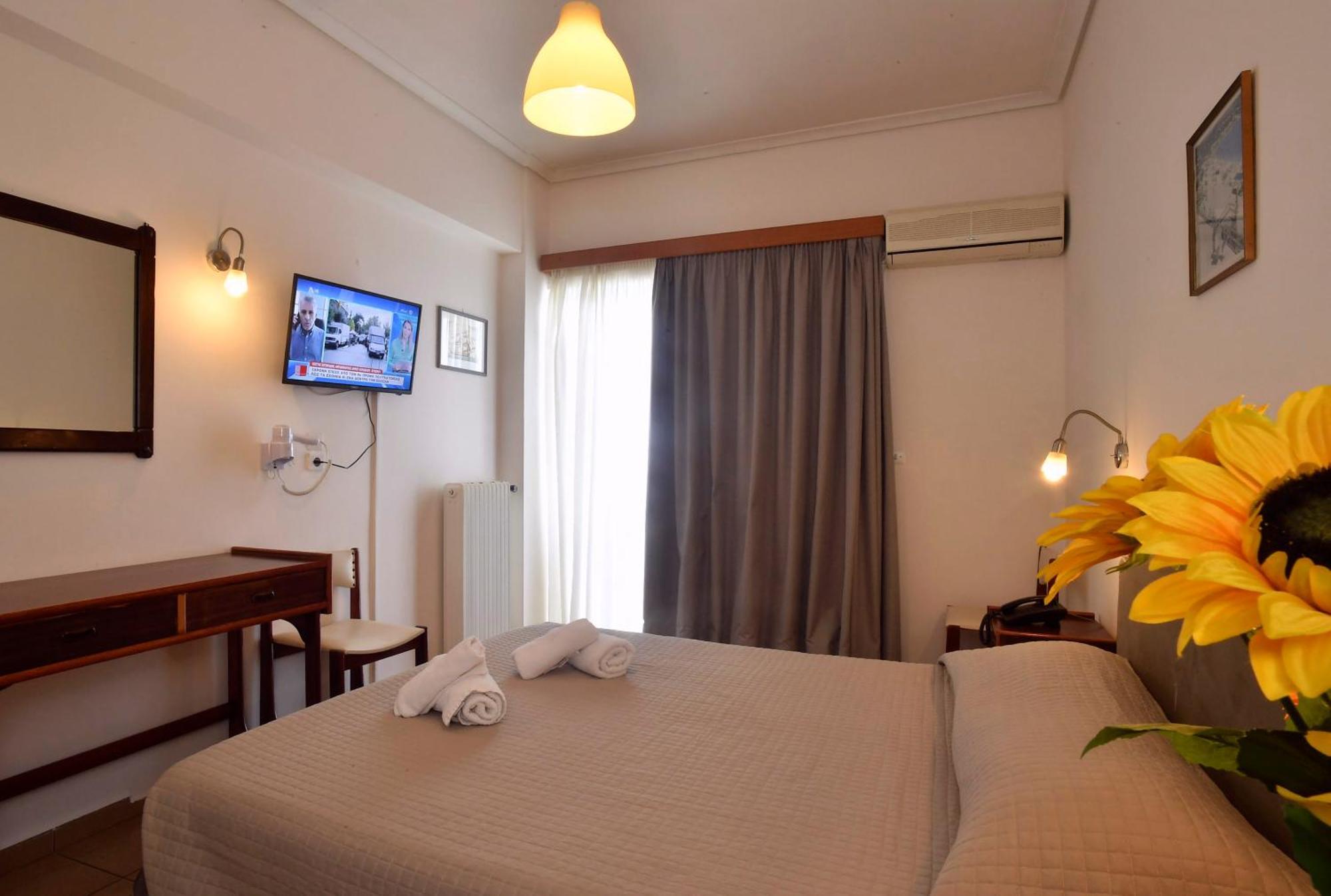 Siagas Beach Hotel Agioi Theodoroi Ngoại thất bức ảnh