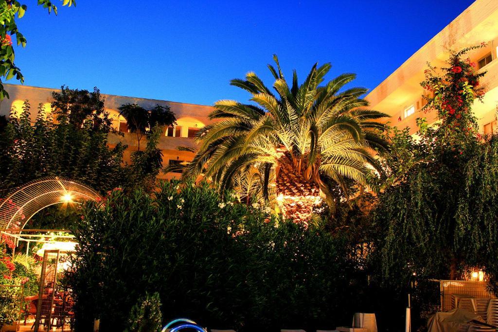 Siagas Beach Hotel Agioi Theodoroi Ngoại thất bức ảnh