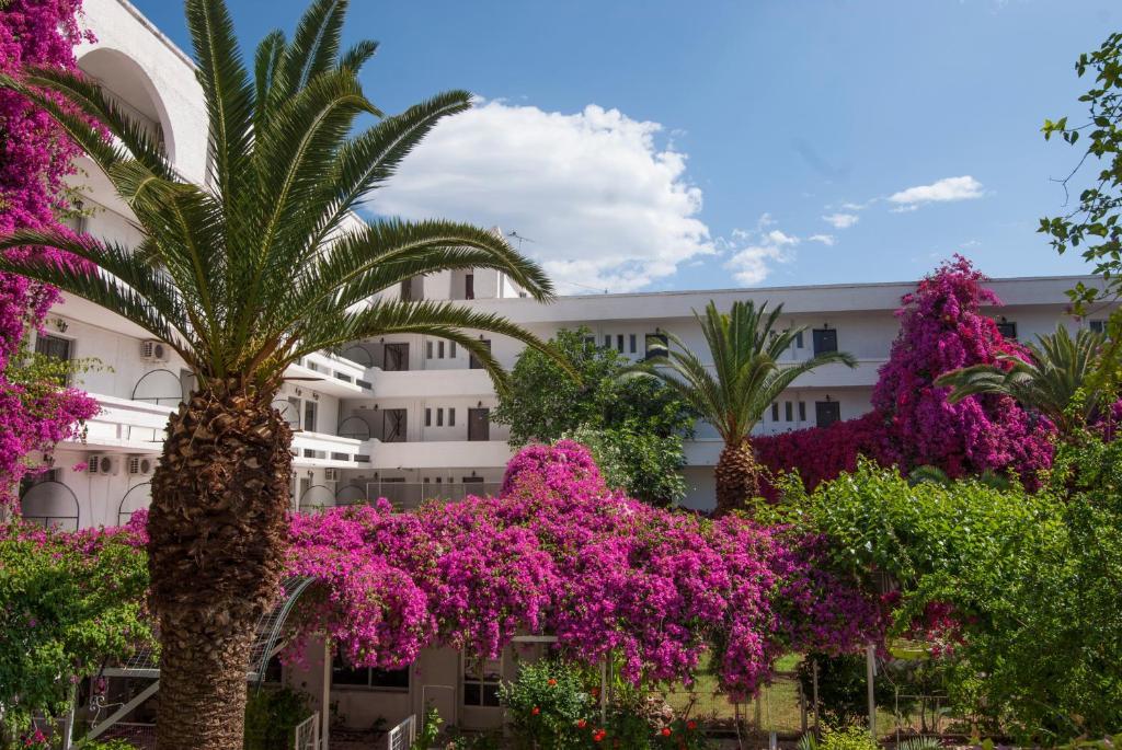 Siagas Beach Hotel Agioi Theodoroi Ngoại thất bức ảnh