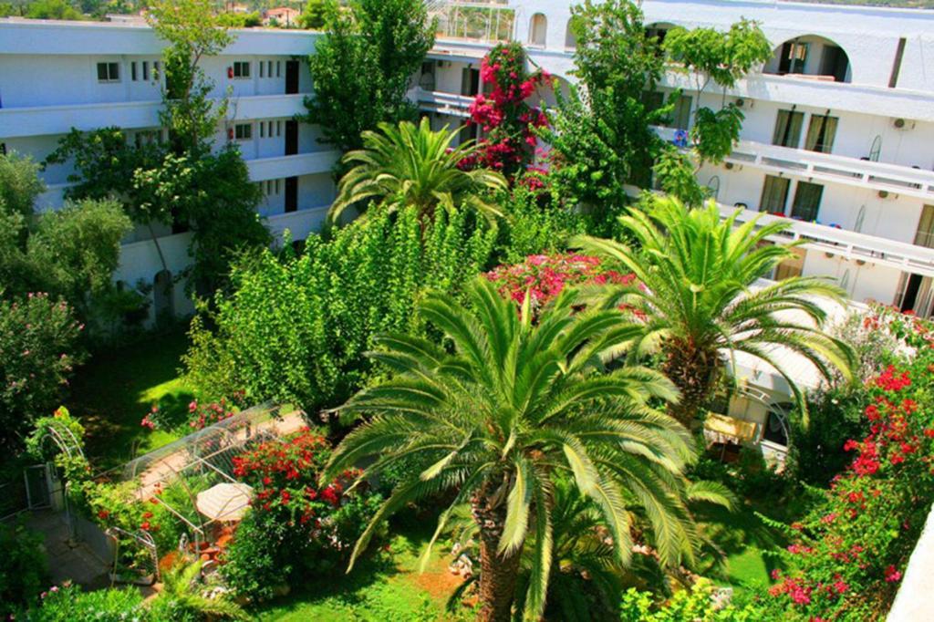 Siagas Beach Hotel Agioi Theodoroi Ngoại thất bức ảnh